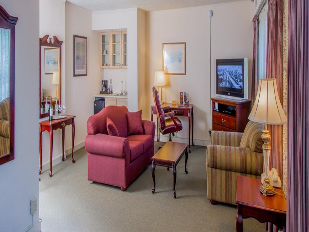 Historic Anchorage Hotel Room photo